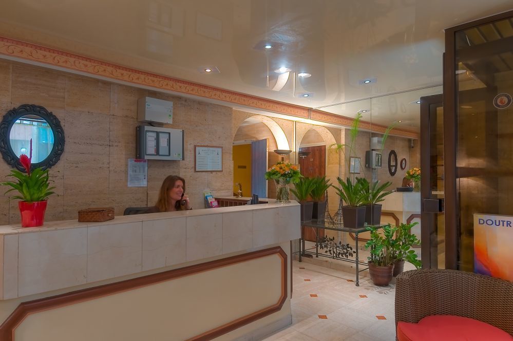 Hotel de l'Alma Paris - Concierge